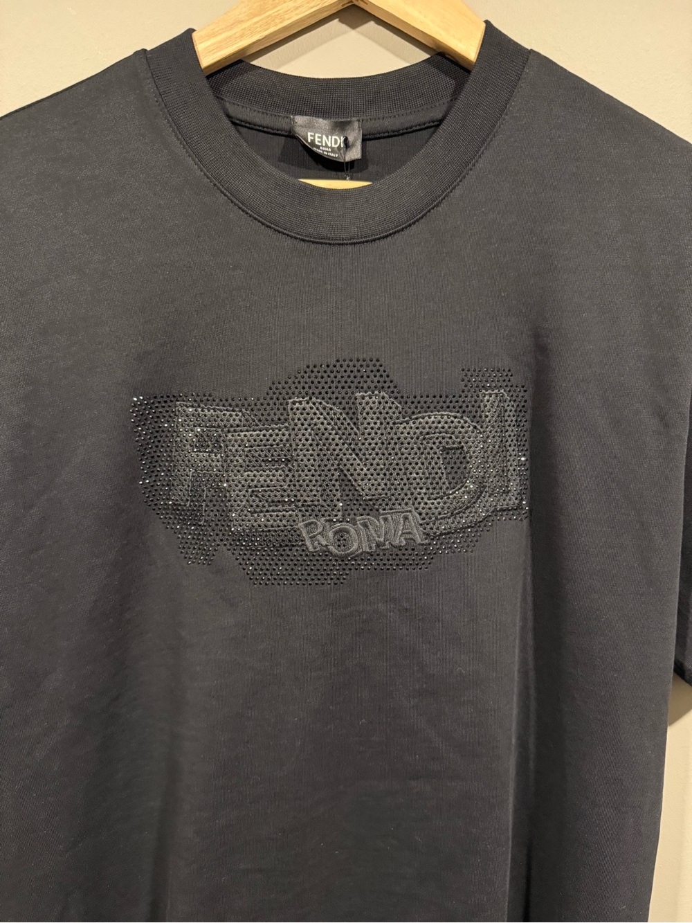 Fendi graphic embroidered logo w/ tonal beaded and textured design - black tee